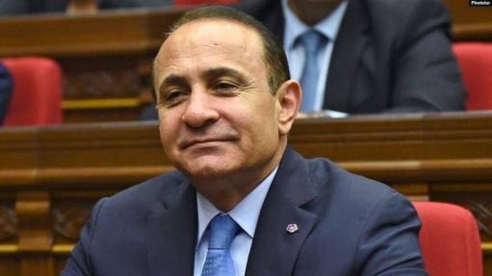 Աբրահամյանի որդու գույքերի նկատմամբ կիրառված արգելանքը վերացնելու միջնորդություն է ներկայացվել