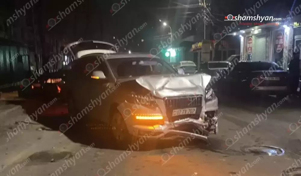 Խոշոր ավտովթար՝ Երևանում․ «Նոր Զովք» սուպերմարկետի դիմաց Audi Q7-ը բախվել է  Mercedes CLS 320-ին․ օպերատիվ են գործել հրշեջ-փրկարարներն ու պարեկները․ ՖՈՏՈՌԵՊՈՐՏԱԺ