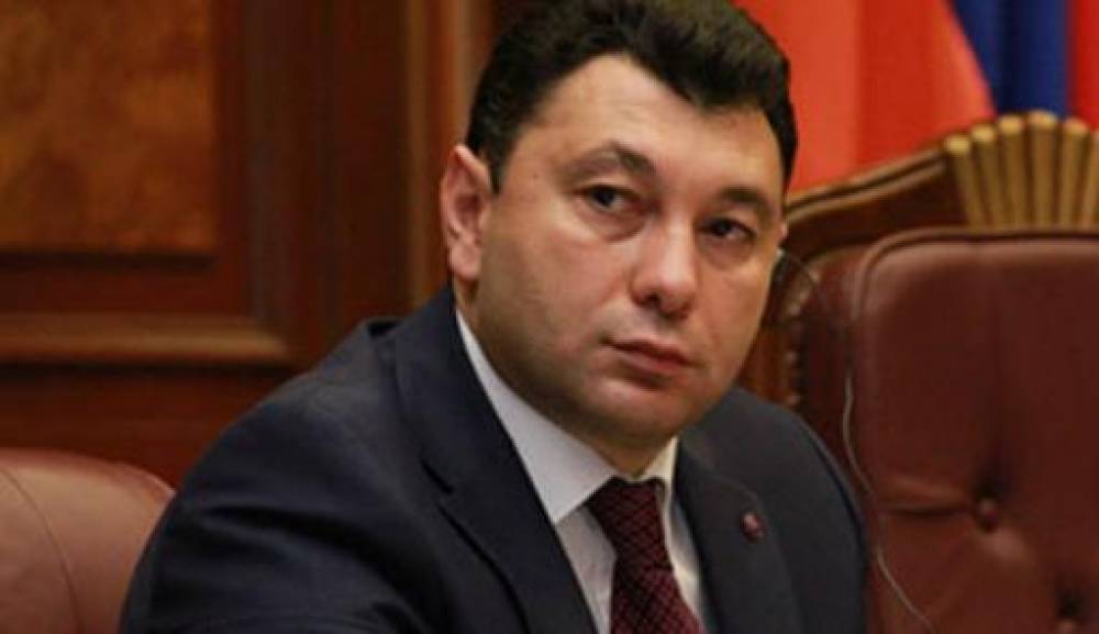 Հիմա քո մեղքով Հայաստանը եթիմ է, Նիկո՛լ․ Էդուարդ Շարմազանով