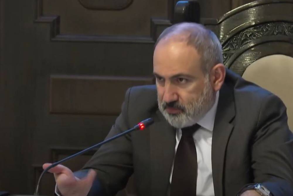 Փաստորեն, շատ ուժեղ գլխացավ պետք ա լինի, որ դեղատոմսով դուրս գրեն. Փաշինյանը չզսպեց ծիծաղը