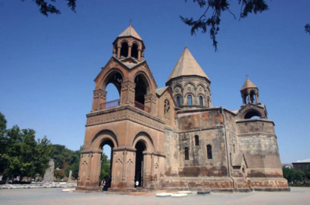«Էջմիածին» խմբակցությունը կոչ է անում փետրվարի 24-ին հավաքվել Մայր Աթոռում՝ պաշտպանելու եկեղեցուն