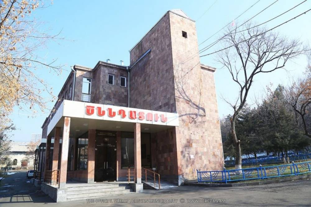 Բախվում են հանրային ու բիզնես շահե՞րը. ի՞նչ կապ ունի քաղաքապետարանի պաշտոնյան «Քանաքեռ-Զեյթուն» ծննդատան շուրջ աղմուկի հետ. «Փաստ»