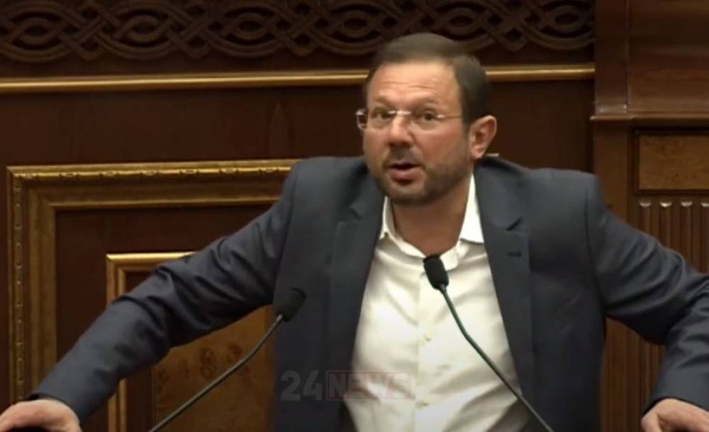 Փաշինյանի ուշքն ու միտքը մարդկանցից հարկ «քերելն» է, միայն մատ է թափ տալիս սեփական ժողովրդի վրա