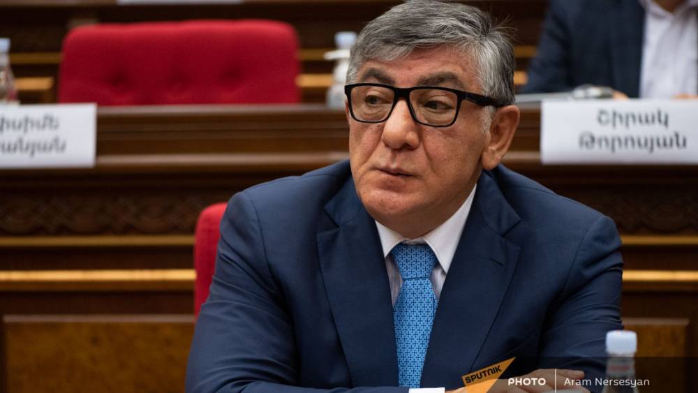 Բոլորը նոր «iPhone»-ի են ձգտում, ամեն ինչ փոխվում է․ Խաչատրյանը՝ Սահմանադրության փոփոխության մասին