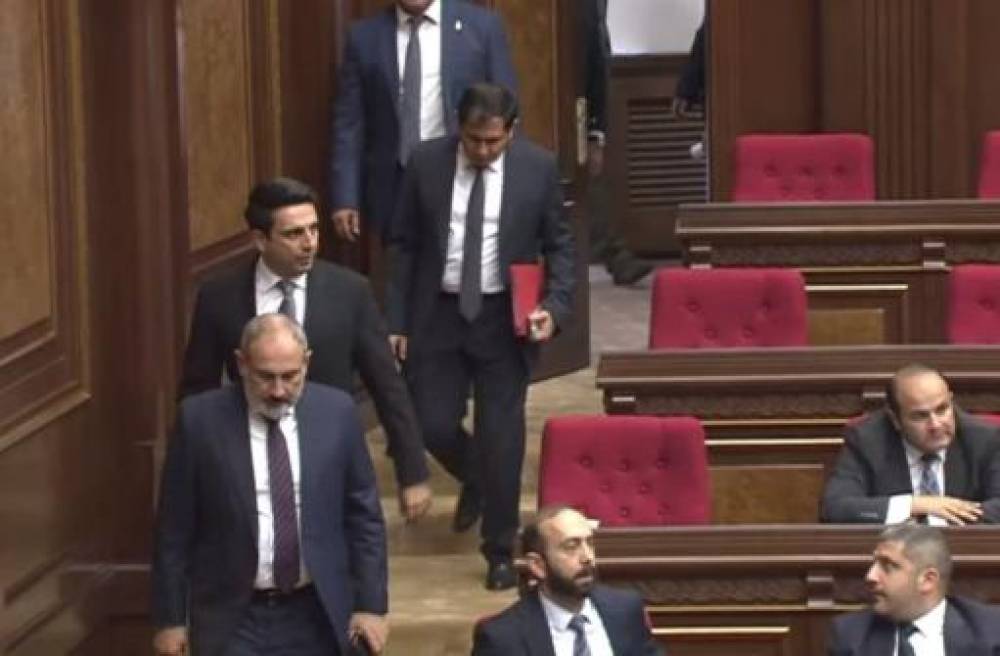 ՔՊ-ն մտադիր է հերթով փակ հանդիպումների կանչել պաշտոնյաներին, որոնցից Փաշինյանը դժգոհ է․ «Ժողովուրդ»