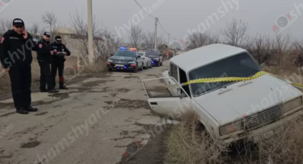 Պտղունք գյուղում 07-ը բախվել է հողաթմբին և մասամբ հայտնվել ջրատարում․ կա վիրավոր