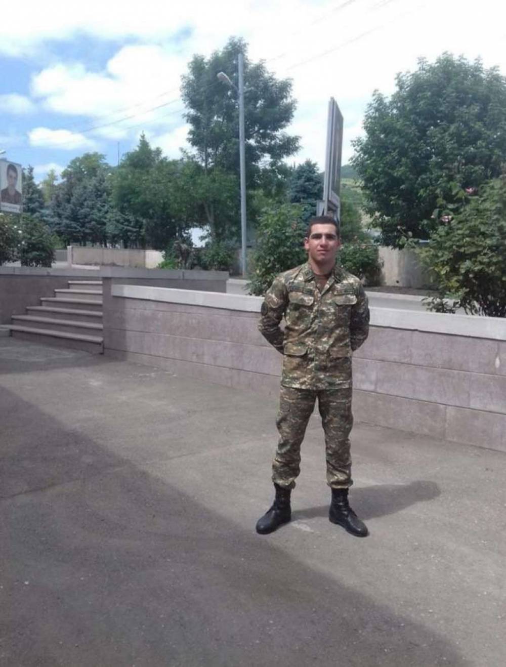 «Որքան ուժեղ էր, նույնքան էլ բարի. եթե իրենից հետո կարողացա ապրել, դա ինձ փոխանցված իր ուժն է». կրտսեր սերժանտ Հարություն Նիկոլյանն անմահացել է նոյեմբերի 3-ին Կարմիր շուկայում