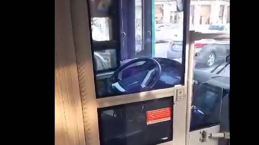 Չեմ քշի. Թիվ 16 երթուղու ավտոբուսներից մեկի վարորդն իջել ու գնացել է