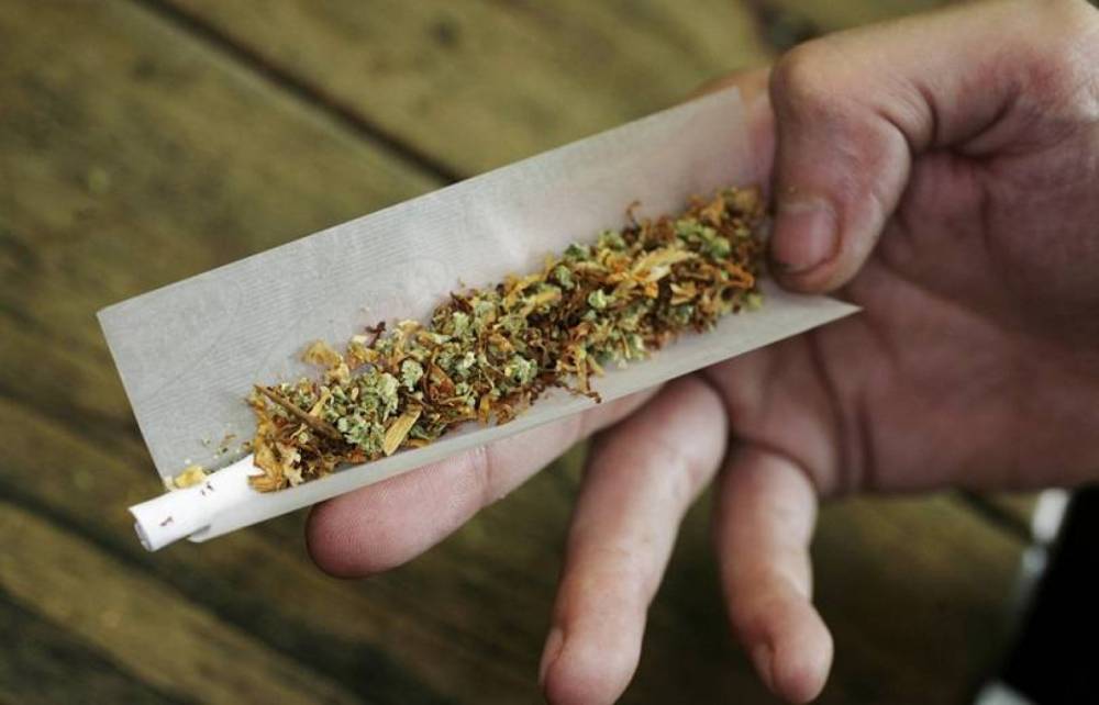 Լոռիում 39-ամյա տղամարդը ոստիկաններին է ներկայացրել մարիխուանա և կանեփի սերմեր (տեսանյութ)