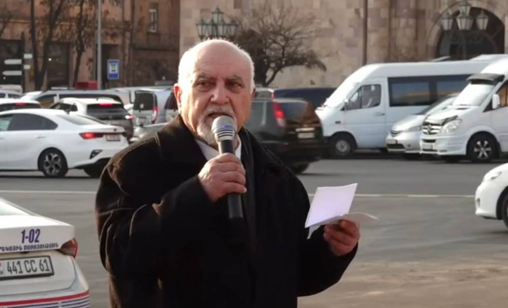 Նիկո'լ, դու էլ անելիք չունես, վաղուց արել ես քոնը ու միայն բացասական իմաստով, պիտի հեռանաս