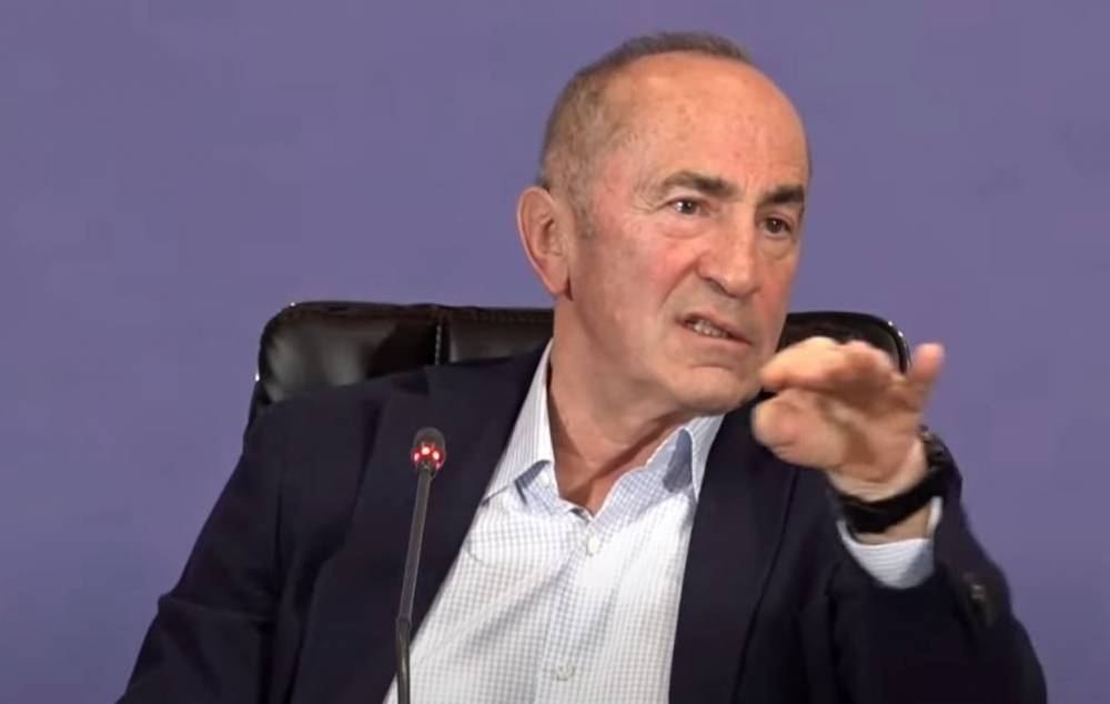 Քամակդ երեք մետրանոց պիտի լինի, որ նստես երկու աթոռի վրա՝ ԵՄ ու ԵԱՏՄ, բայց էդ էլ չունես. Քոչարյան