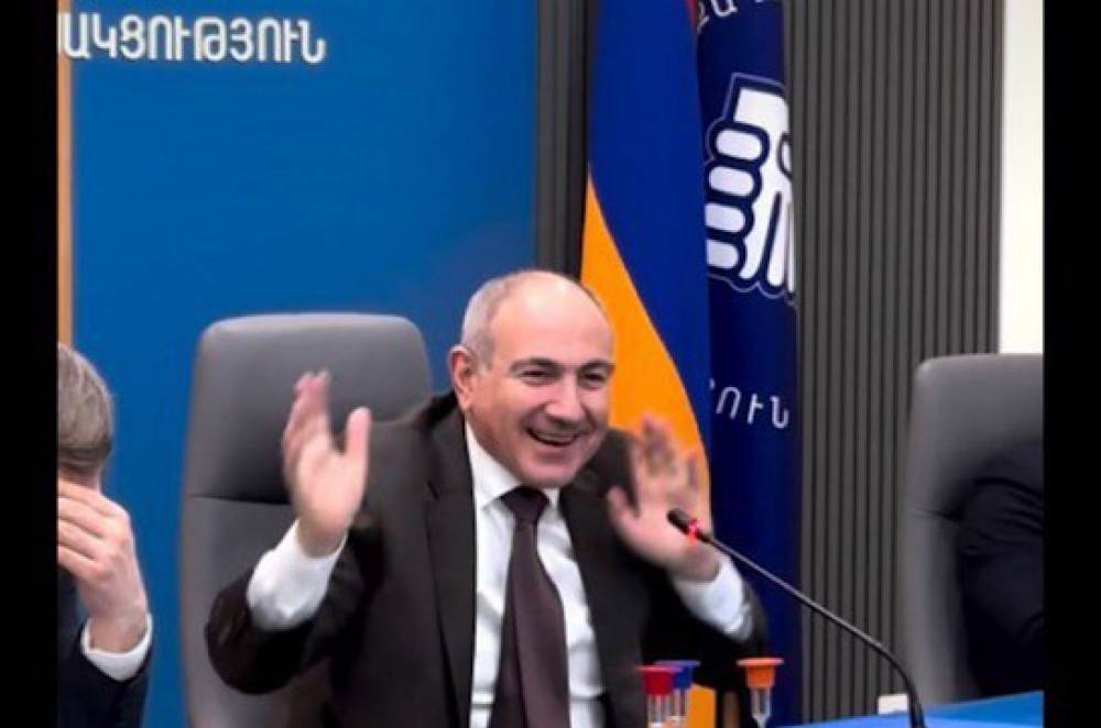 Փաշինյանը Մյունխեն մեկնելուց առաջ Գյումրու քաղաքապետի ընտրությունների հարցն է քննարկել ՔՊ-ականների հետ