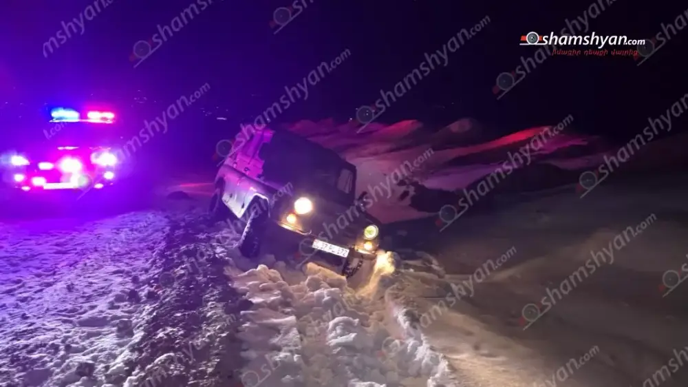 Հատիս լեռան լանջին մեքենաները արգելափակվել են ձնակույտի մեջ. shamshyan.com