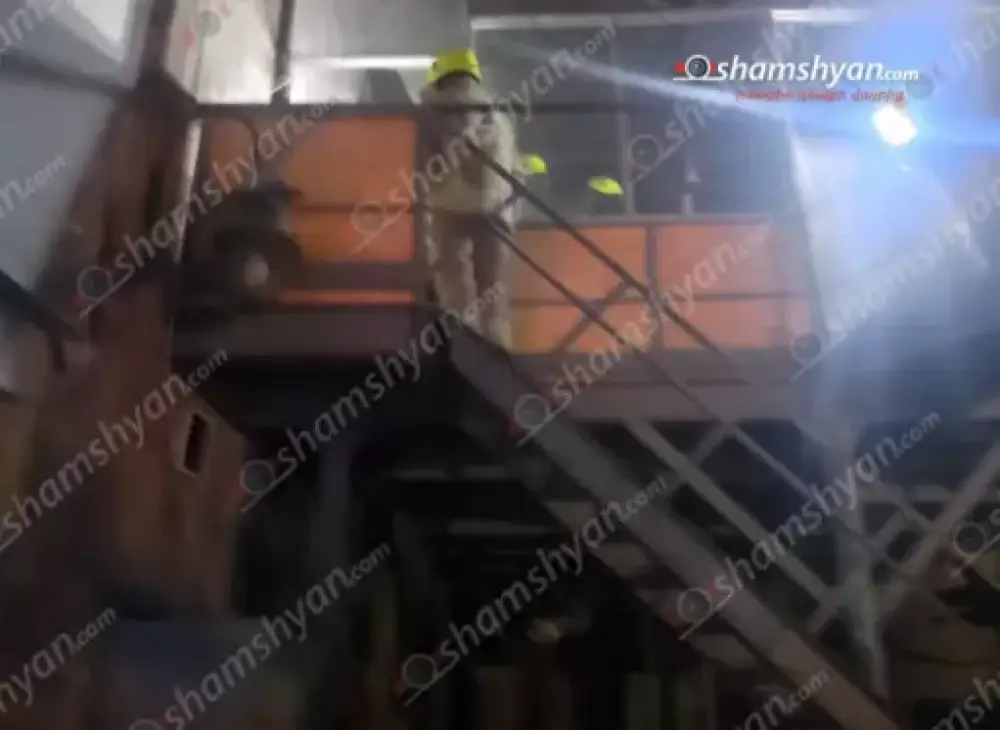 Երևանում հրդեհ է բռնկվել շինանյութի պահեստում