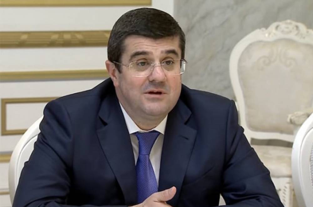 Արայիկ Հարությունյանն իր պաշտոնից փախավ. նրա վրա ոչ մի ճնշում չի եղել․ Ռուստամյան