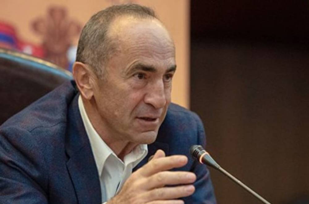 Ակնհայտ է, որ ստապետությունն ինչ-որ տեղ սկսել է «յուղ վառել». որոշեցի վարչապետին իր ընտրազանգվածի հետ մենակ թողնել. Քոչարյան