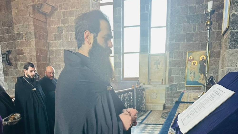 Տեր Երեմիան ու Տեր Ղևոնդը առաջիկային փոխելու են իրենց ծառայության վայրը