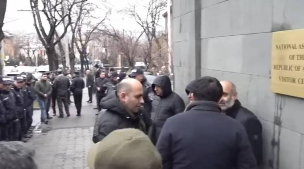 Թույլ չեն տվել ծանոթանալ գաղտնի զեկույցին․ «Հրապարակ»