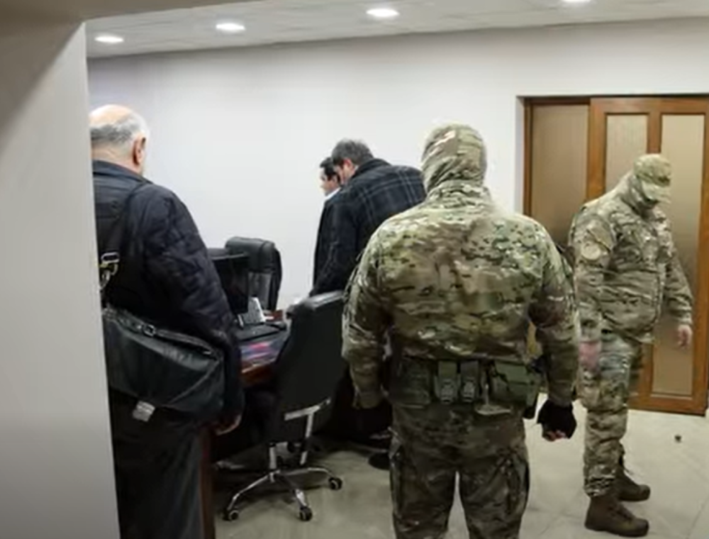 ՆԳՆ քրեական ոստիկանության ծառայողները հանցավոր գործունեությամբ զբաղվող խումբ են բացահայտել․ չորս անձ ձերբակալվել է (տեսանյութ)