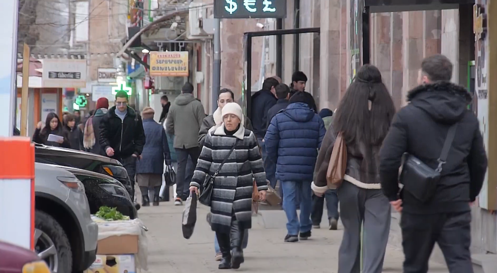 Հիմա պատրաստվում են ընտրության, բայց 10-20 տոկոսը հազիվ ընտրի, այն էլ իրենց ՔՊ-ականները․ վանաձորցիների արձագանքը՝ Փաշինյանի հայտարարություններին (տեսանյութ)