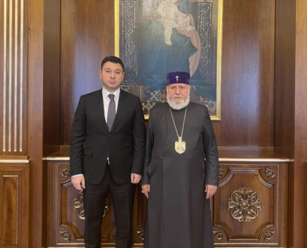 «Վեհափառին ո՛չ քրեական գործերով ու ոչ էլ կալանքով չեք վախեցնի. Վեհափառը Աստծո օծյալ է Լուսավորչի գահին, դուք ձեր մասին մտածեք». Շարմազանովը՝ իշխանությանը