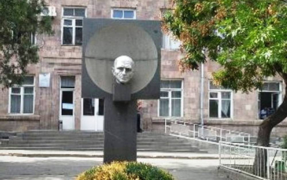 Արտակարգ դեպք Երևանում. Մանուկ Աբեղյանի անվան դպրոցի 4 երեխա մարմնական վնասվածքներով տեղափոխվել է հիվանդանոց