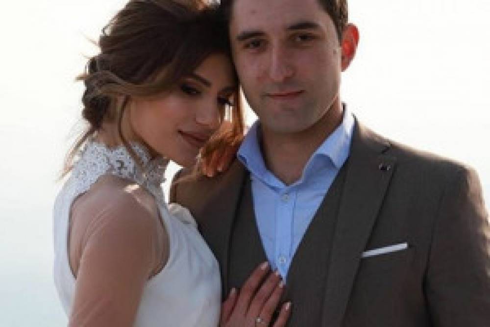 Իննա Խոջամիրյանի և Հայկ Պետրոսյանի նշանադրությունից չհրապարակված լուսանկարներ