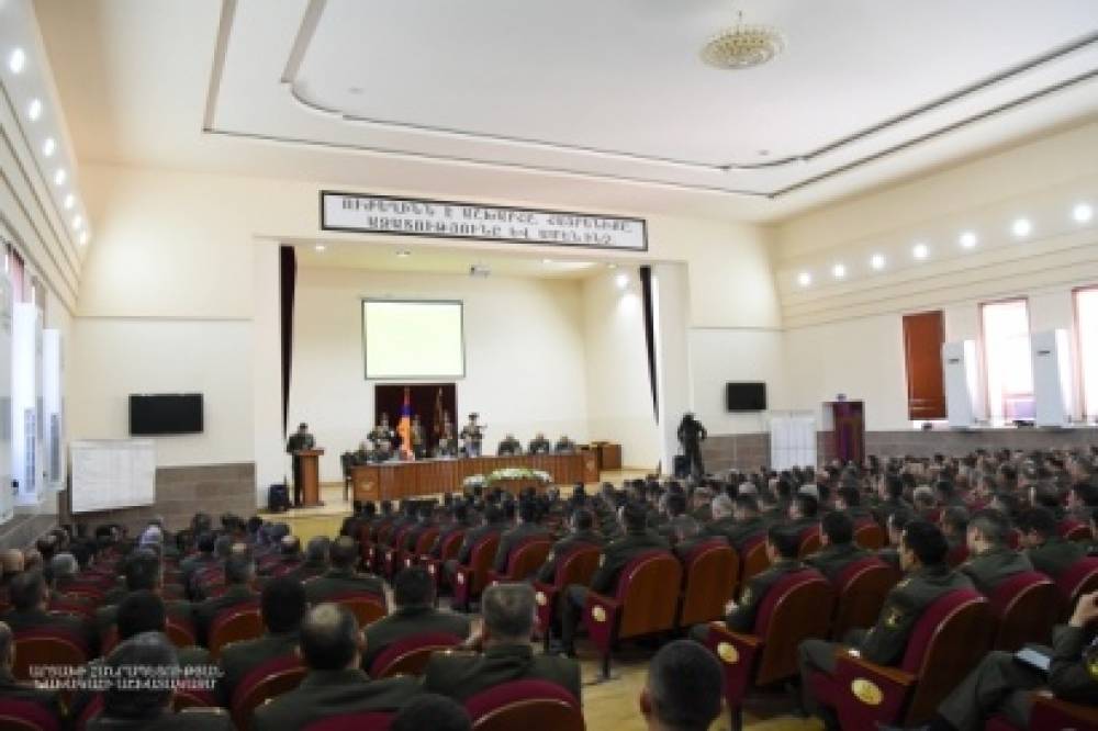 Բակո Սահակյանը մասնակցել է Պաշտպանության բանակի ռազմական խորհրդի նիստին