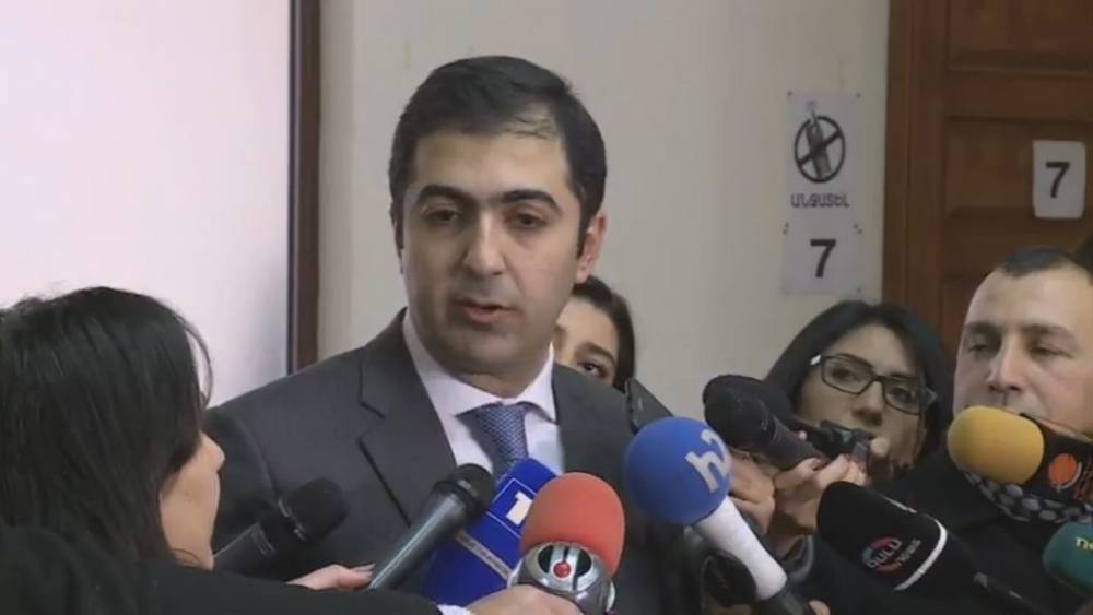 Կապանը փոքր քաղաք է. Քոչարյանի գործը նախագահող դատավորն ինքնաբացարկ է տալիս ընկերական կապերի պատճառով