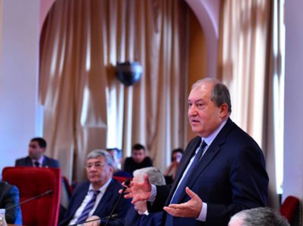 Հայաստանը կարող է լինել մրցունակ արհեստական բանականության ոլորտում. Արմեն Սարգսյանը՝ ԳԱԱ գիտական սեմինարին