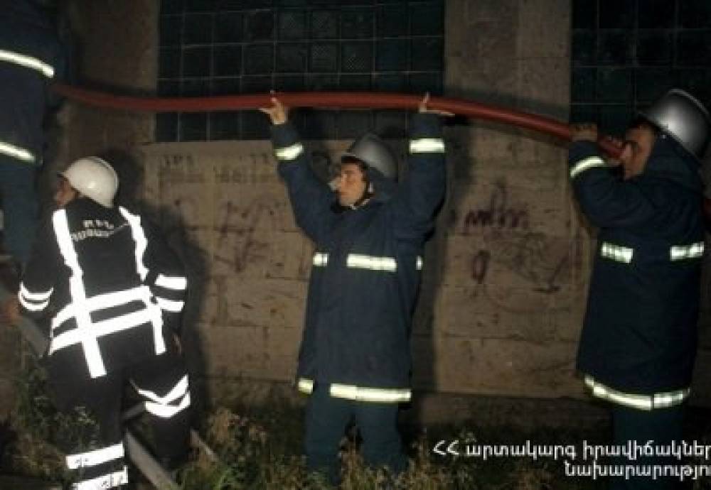 «Յուքոմի» սյունն ընկել է. մալուխները վնասվել են, ճանապարհը փակվել է