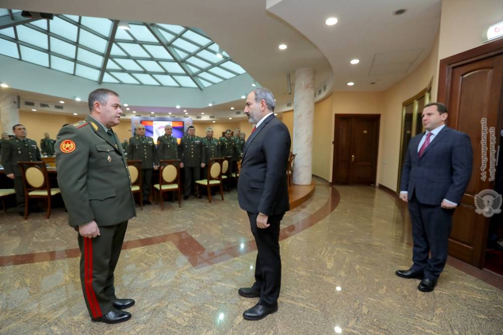 ՀՀ վարչապետը խորհրդակցություն է անցկացրել ՊՆ ղեկավար կազմի և զինված ուժերի բարձրագույն սպայակազմի հետ