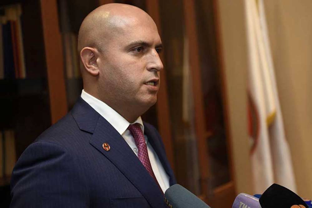 «Կրկին ապարդյուն փորձեցին ուտել ինձ, իսկ այսօր նույն տեսակետն արդեն հայտնում է նորընտիր խոսնակը». Արմեն Աշոտյան