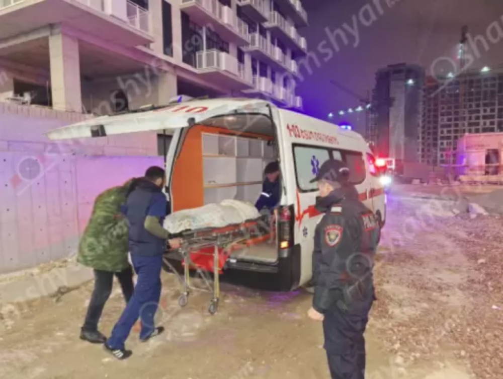 Երևանում կառուցվող էլիտար շենքում տղամարդը մի քանի մետր բարձրությունից վայր է ընկել և տեղում մահացել
