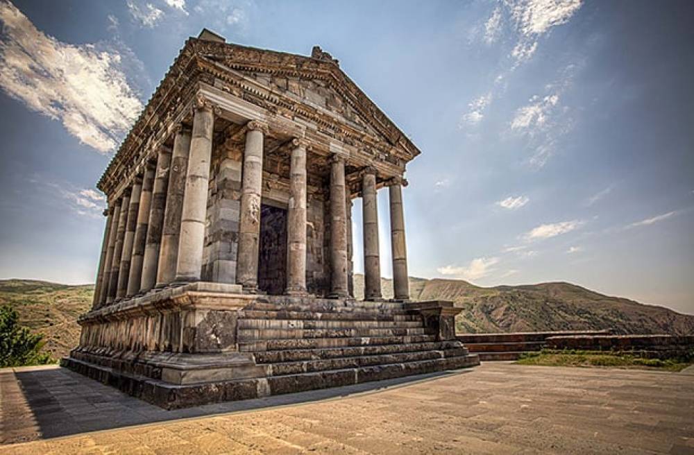 Հիմա էլ հասան Հայոց պատմությանը․ «Փաստ»