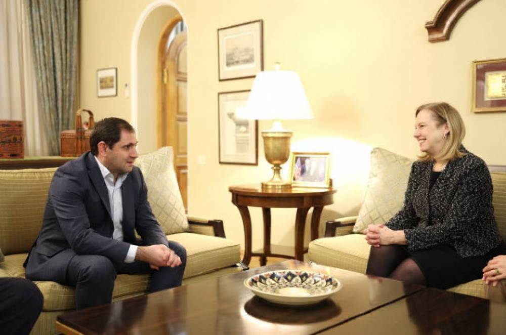 Պապիկյանն ու ԱՄՆ դեսպանը քննարկել են պաշտպանության բնագավառում հայ-ամերիկյան համագործակցությանը վերաբերող հարցեր