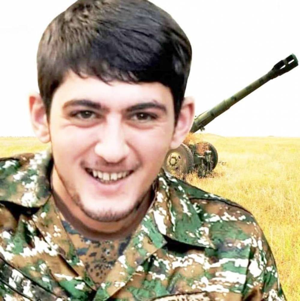 «Մամա՛ ջան, մի մտածի, շատ հեռու ենք, մեր մոտ ամեն ինչ նորմալ է». Նարեկ Քարտաշյանն անմահացել է հոկտեմբերի 14-ին Վարանդայում և «տուն վերադարձել» չորս ամիս անց․ «Փաստ»