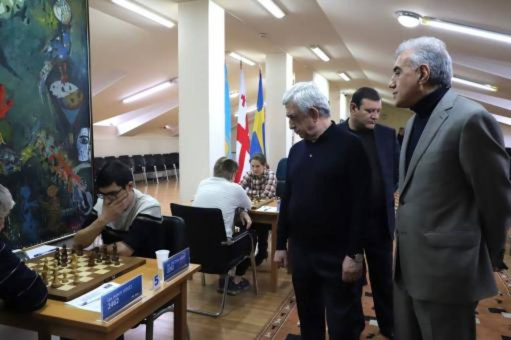 Սերժ Սարգսյանը և Տարոն Մարգարյանը հետևել են Անդրանիկ Մարգարյանի անվան հուշամրցաշարին