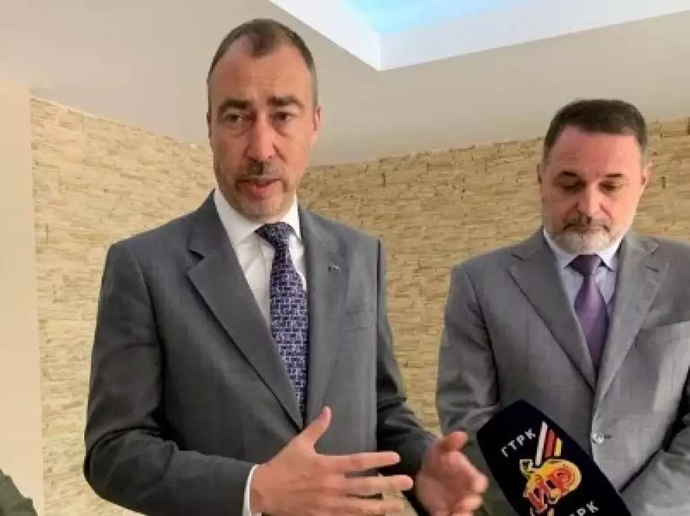 Կլաարը Երևանից Բաքու չի մեկնի