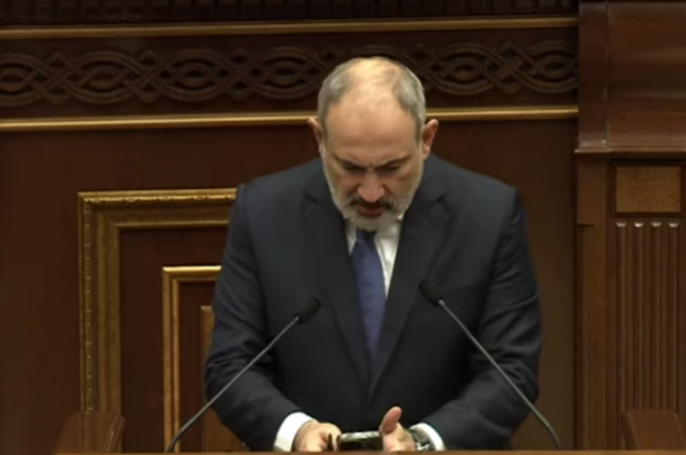 Էդքան միլիոններ ենք տալիս, մի հատ էլ շան հա՞րց լուծենք կամ աղբով զբաղվենք, արդար չի. Փաշինյան