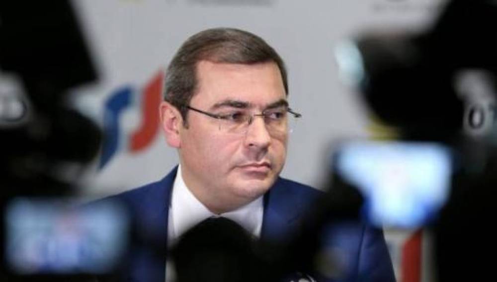 Իշխանությունը, իրեն բնորոշ անգրագիտությամբ, տգիտությամբ ու պոպուլիզմով հրճված ու հիացած է