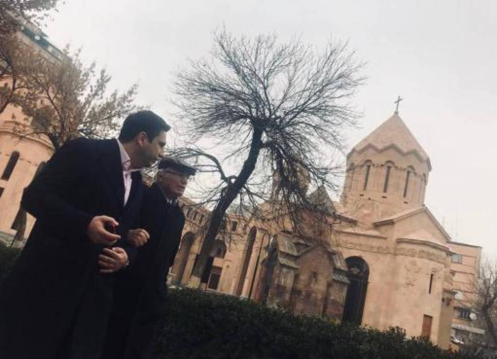 Մեծ վարպետ, շնորհավոր տարեդարձդ, Աստված ուժ և առողջություն տա․ Ալեն Սիմոնյանը՝ Տիգրան Մանսուրյանին