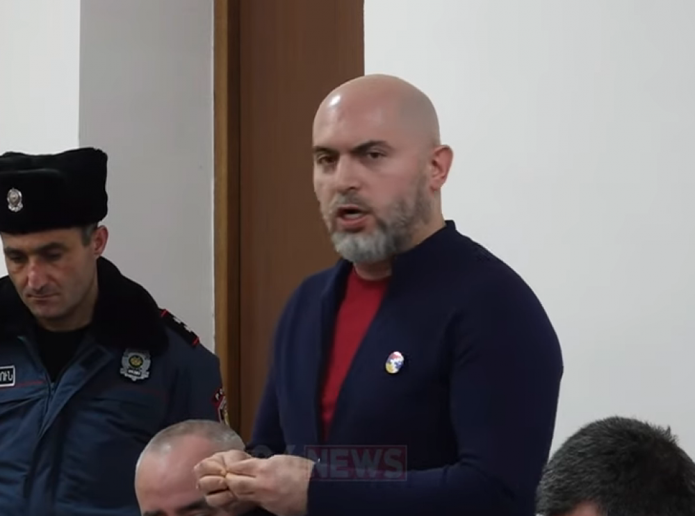 Փնթի ձևով գործը սարքած, բանտիկով կապած քննիչը «պավիշենի» ստացավ, ԱԱԾ-ն էլ չմտավ էս կեղտոտ գործի մեջ
