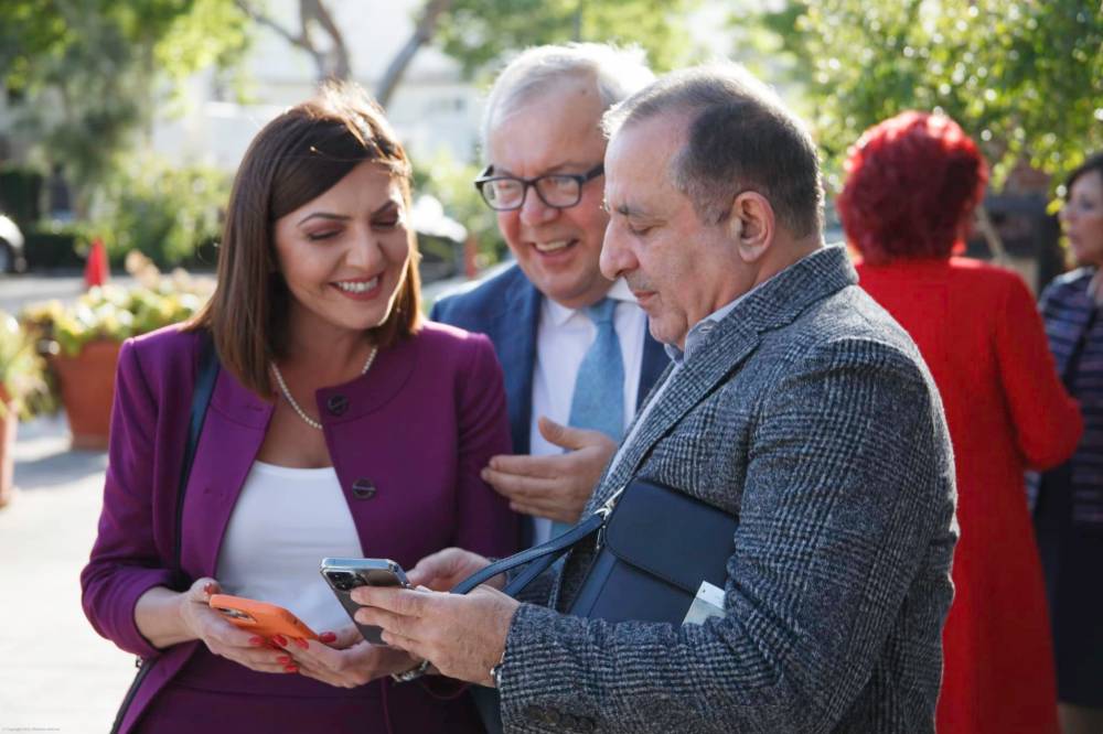 Թո՛ղ  անառիկ լինեն Հայաստանի  սահմանները, թո՛ղ     երջանկության, հոգատարության և փոխըմբռնման մթնոլորտ տիրի ամենուր.Ռոբերտ Օղլախչյան