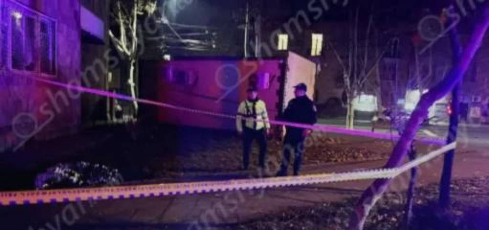 Ողբերգական դեպք՝ Երևանում. քննչական կոմիտեի հարևանությամբ հայտնաբերվել է տղամարդու դի