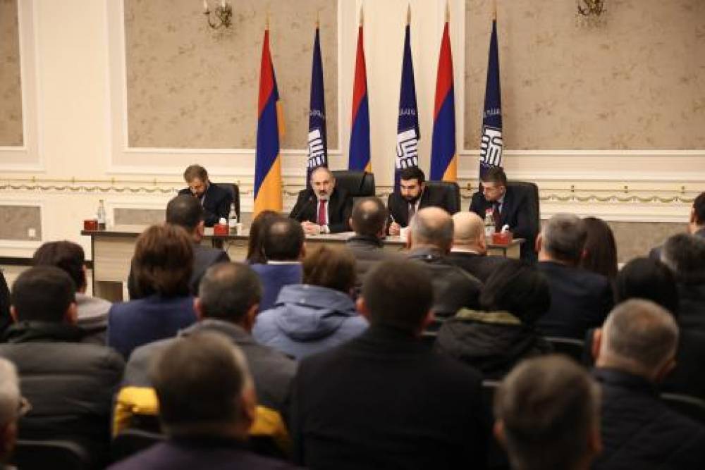 Փաշինյանը Եղեգնաձորում «ՔՊ» նիստ է գումարել