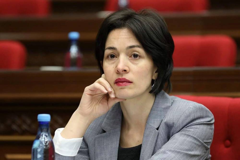 Սիրելի տնօրեններ, փոխտնօրեններ և ուսուցիչներ, ամեն ամիս որոշելու ենք լավագույններին․ նախարար