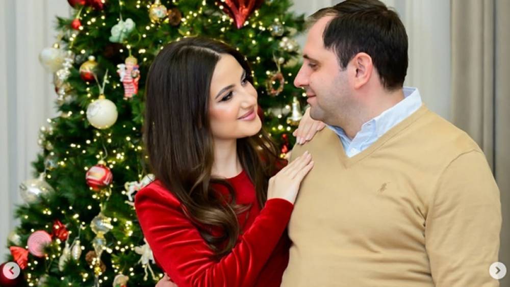 Պապիկյանի կինն ամանորյա նոր ֆոտոշարք է հրապարակել