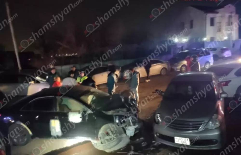 Երևանում ոչ սթափ վարորդը Toyota Camry-ով բախվել է 6 մեքենայի (լուսանկարներ)