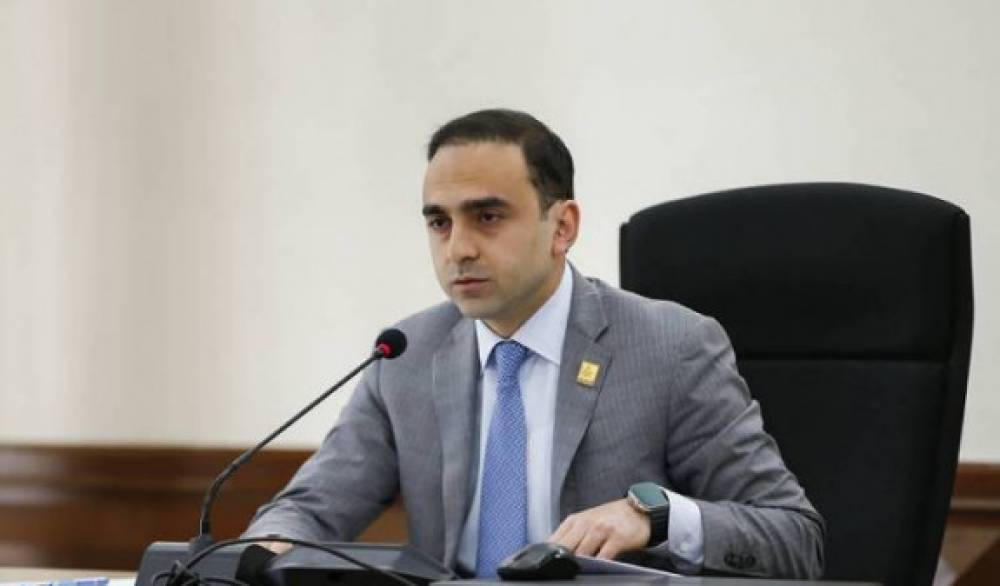 Ինտրիգներ եւ նոր թեկնածու․ «Հրապարակ»